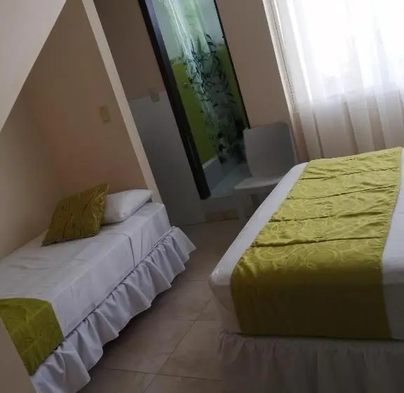 اتاق استاندارد سه نفره, Hosteria B Y B