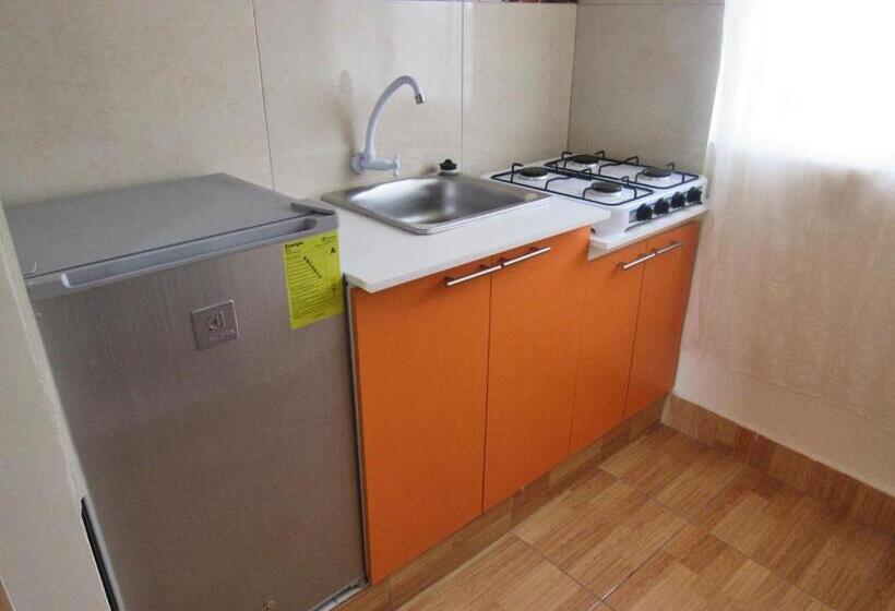 Balkonlu 4 kişilik Standart Oda, Hosteria B Y B