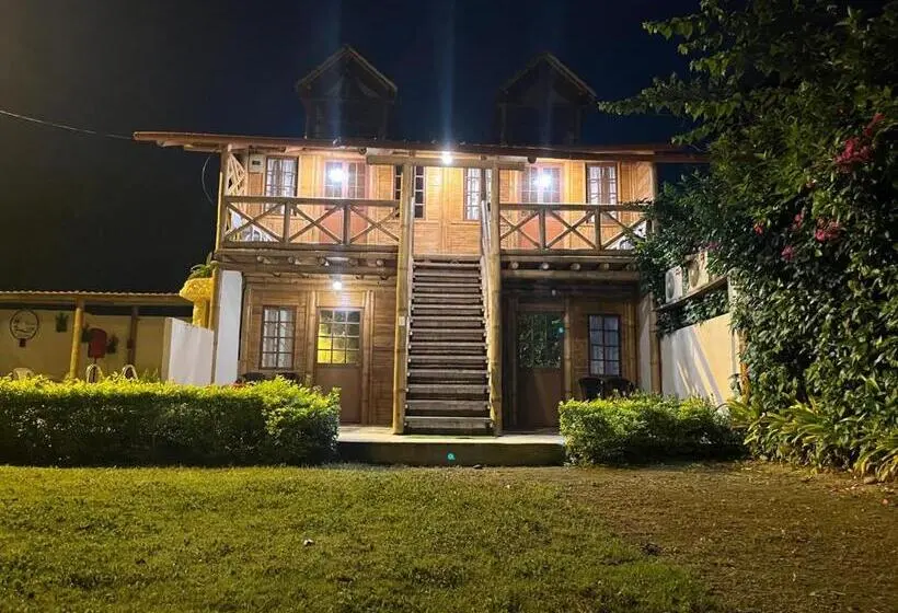 ویلای 1 خوابه, Hosteria B Y B