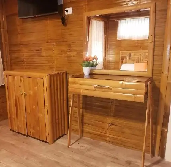 ویلای 1 خوابه, Hosteria B Y B