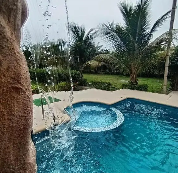 ویلای 1 خوابه, Hosteria B Y B