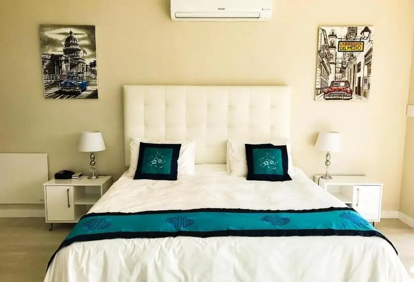 Deluxe Suite Sea View, Mount Bay