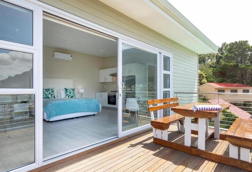 جناح ديلوكس, Mount Bay