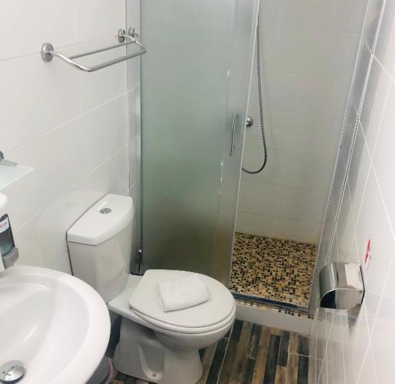 디럭스 룸, Lithos Studios