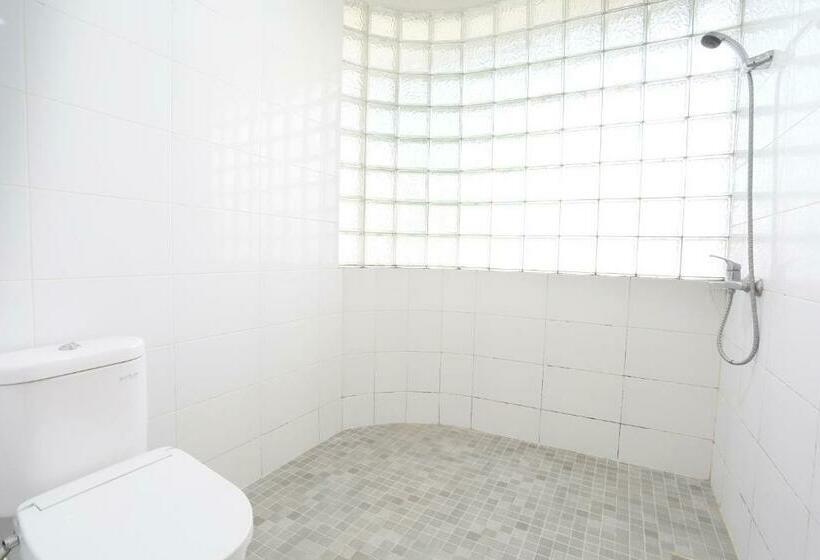 Номер Стандарт, Reddoorz Near Braga Street