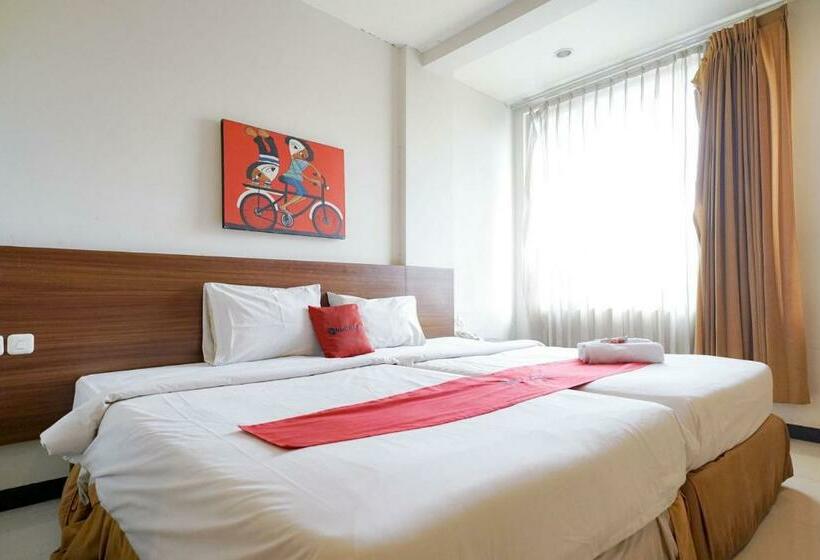 Номер Стандарт, Reddoorz Near Braga Street