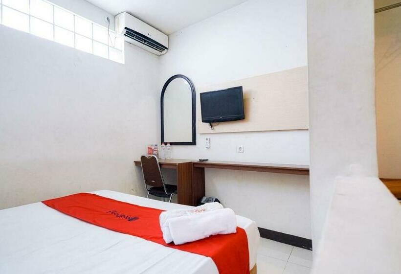 Номер Стандарт, Reddoorz Near Braga Street