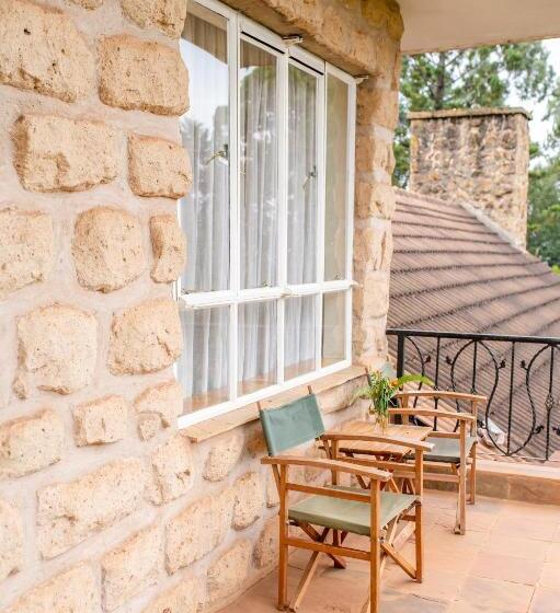 Полулюкс, Zereniti House