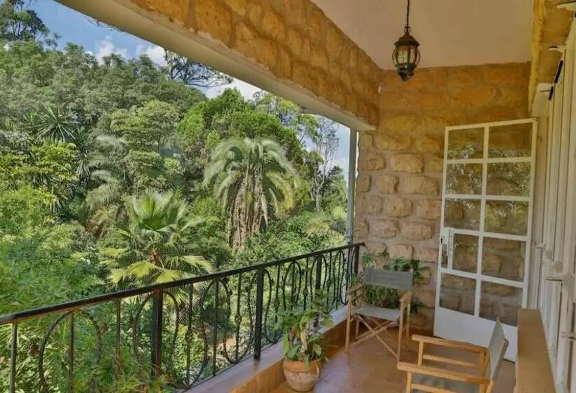 سوییت دوبلکس, Zereniti House