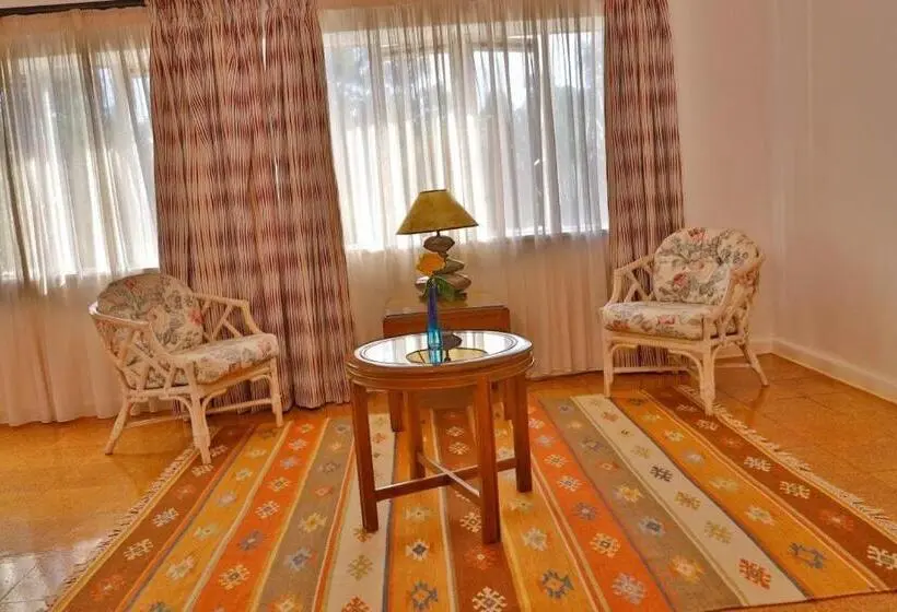 Deluxe Suite King Bed, Zereniti House