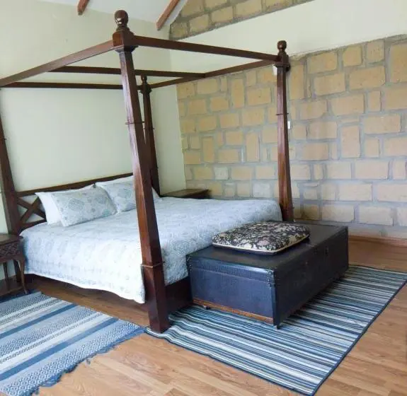آپارتمان 3 خوابه, Zereniti House
