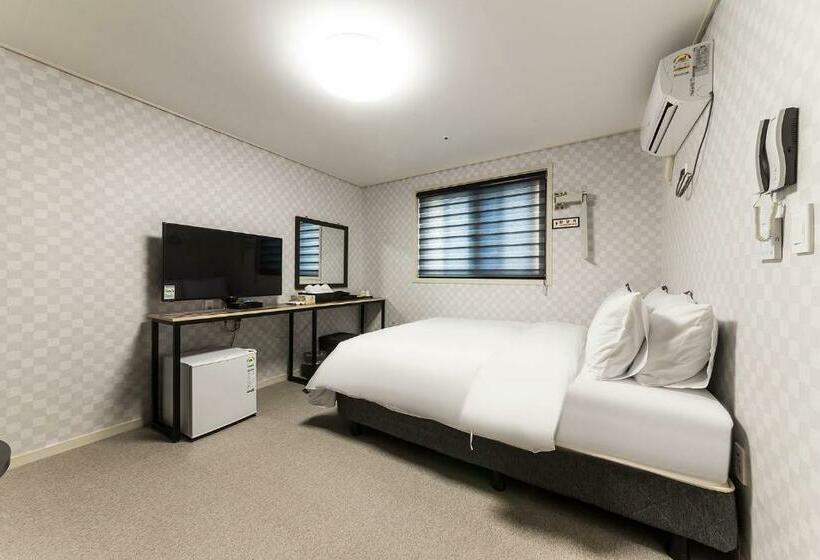 Cameră Standard, It S W