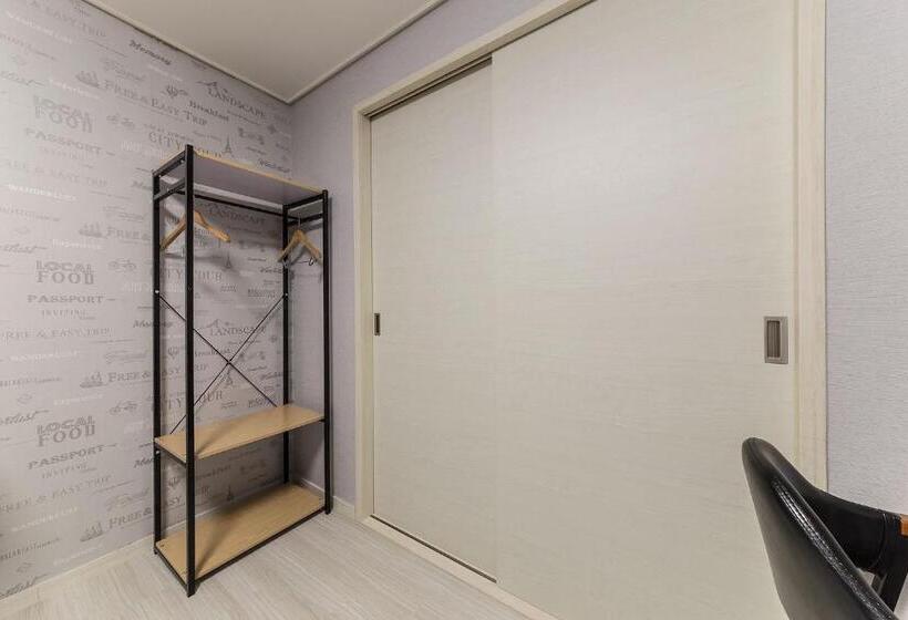 Habitació Estàndard, It S W