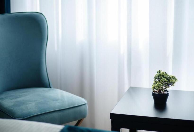 آپارتمان لوکس 1 خوابه, Srem