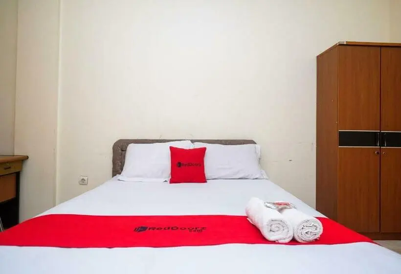 スタンダードルーム, Reddoorz Near Jalan Wolter Monginsidi Manado
