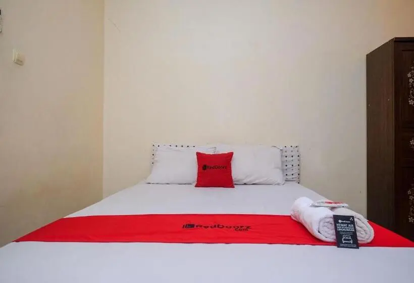デラックスルーム, Reddoorz Near Jalan Wolter Monginsidi Manado