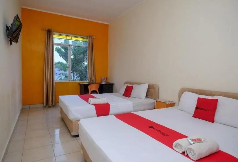 ファミリールーム, Reddoorz Near Jalan Wolter Monginsidi Manado