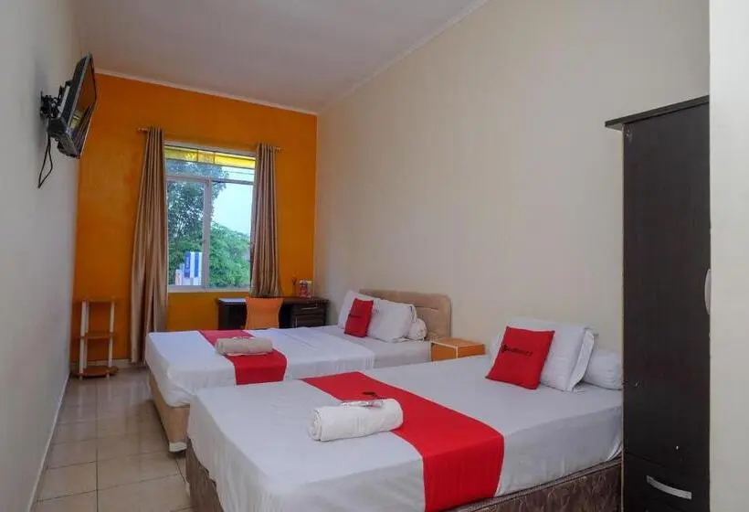 ファミリールーム, Reddoorz Near Jalan Wolter Monginsidi Manado