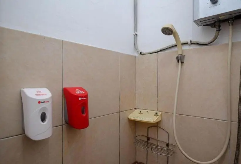 エコノミールーム, Reddoorz Near Jalan Wolter Monginsidi Manado
