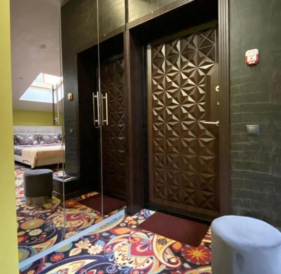 Standard Stúdió Szoba, Artapart Vozdvigenka