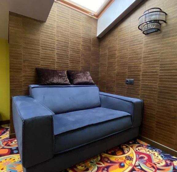 Standard Stúdió Szoba, Artapart Vozdvigenka