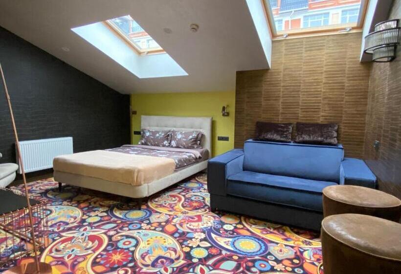 Standard Stúdió Szoba, Artapart Vozdvigenka