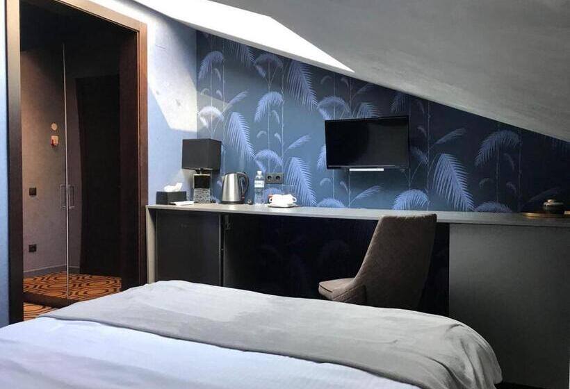 Economy Szoba, Artapart Vozdvigenka