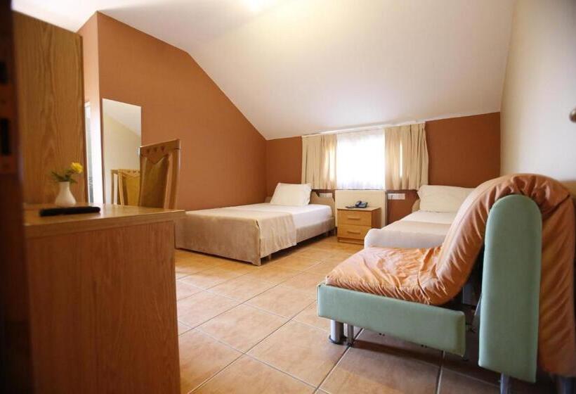 اتاق خانوادگی, Akropoli