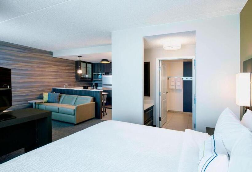 带大床的标准工作室, Residence Inn By Marriott Winnipeg