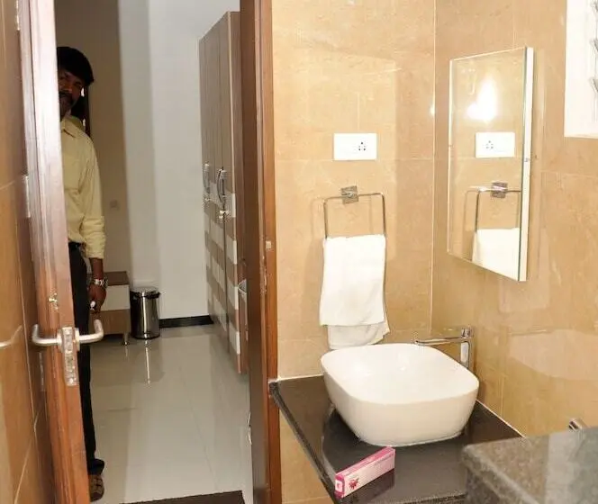 اتاق استاندارد, Santhoshpuri
