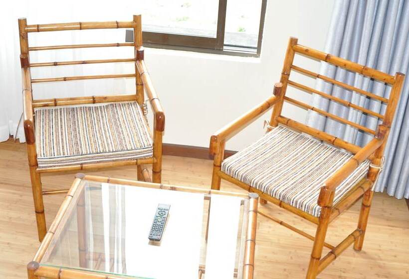 اتاق استاندارد, Peaks Hotel Nanyuki
