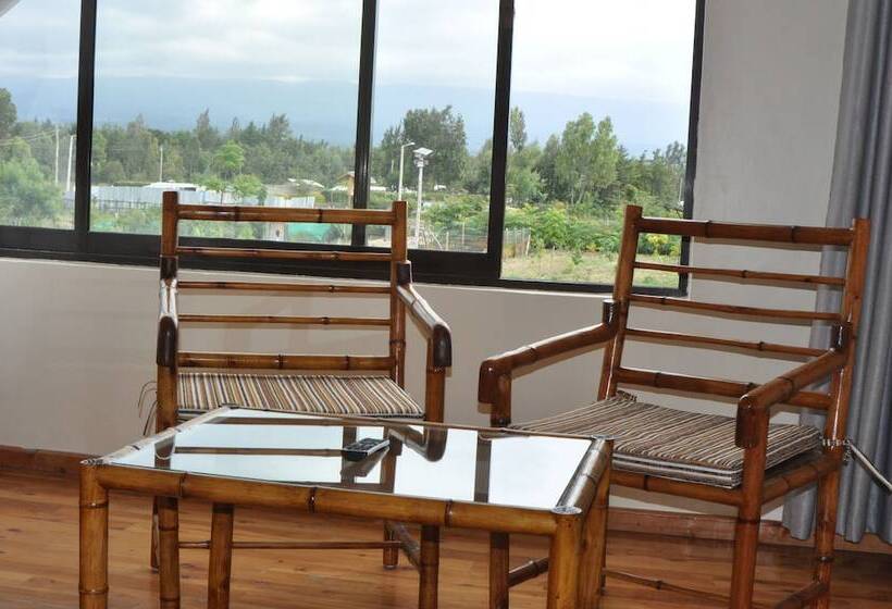 اتاق سوپریور, Peaks Hotel Nanyuki
