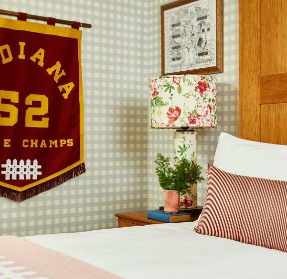 Camera Standard Letto King, Graduate By Hilton Bloomington