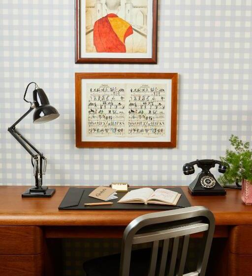 스위트 킹사이즈 침대, Graduate By Hilton Bloomington