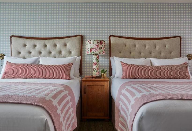 스위트 퀸침대, Graduate By Hilton Bloomington