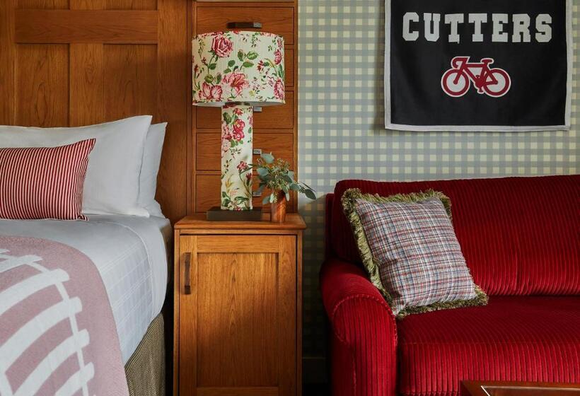 패밀리 스위트, Graduate By Hilton Bloomington