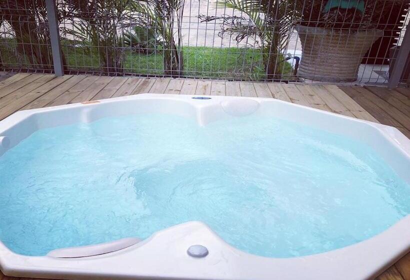 סטודיו משפחתי, Pousada Ondas De Floripa