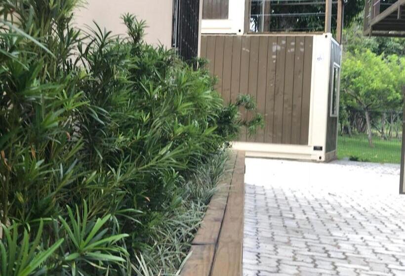 סטודיו סופריור, Pousada Ondas De Floripa