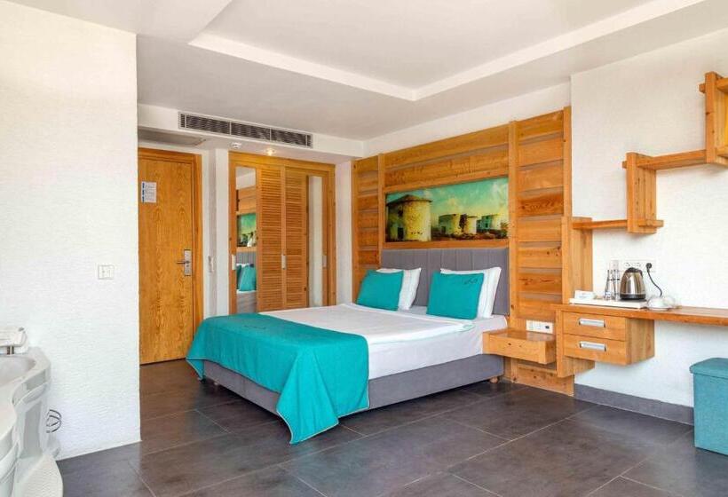 سوییت با چشم‌انداز دریا, Herodot Beach Otel