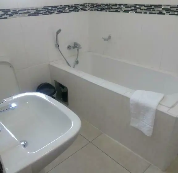 اتاق اکونومی, Eros Guest Inn