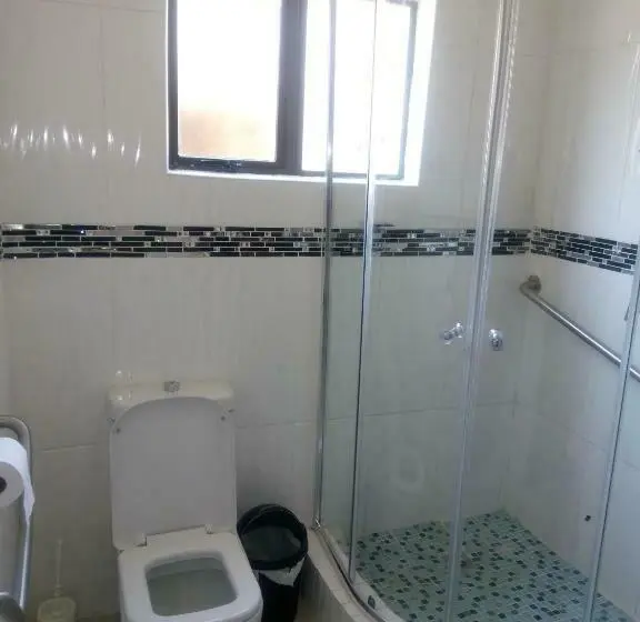 اتاق اکونومی, Eros Guest Inn