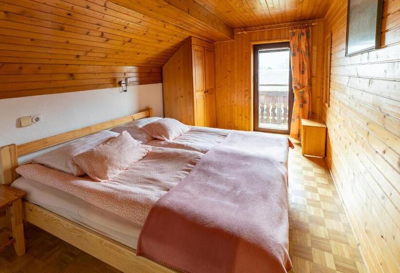 آپارتمان 1 خوابه با بالکن, Apartments Pri Urhu