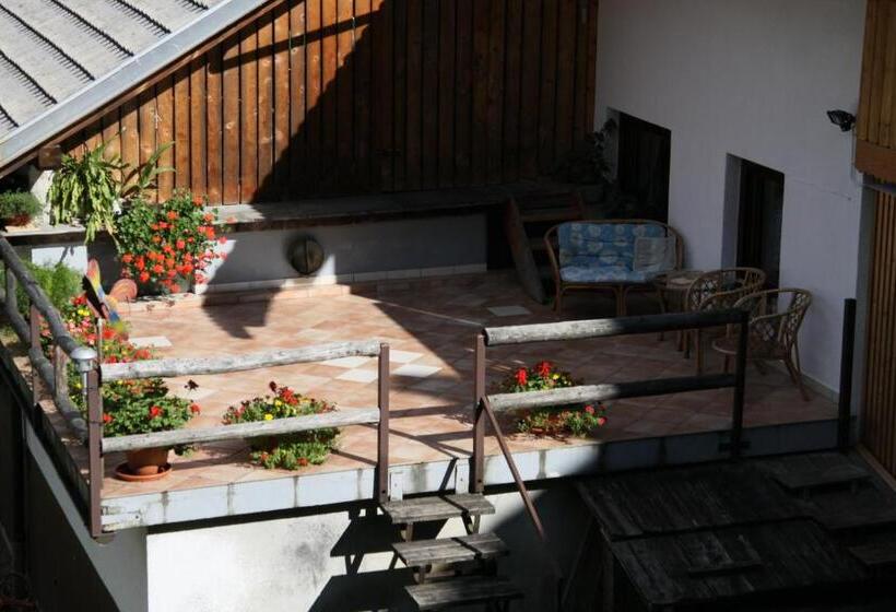 آپارتمان 1 خوابه با تراس, Apartments Pri Urhu