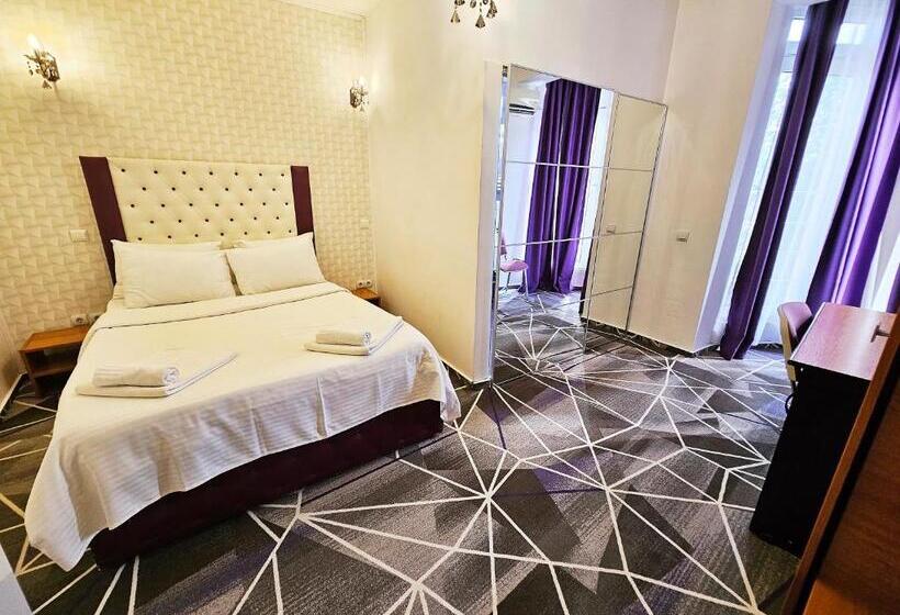 エコノミールーム, Iris Boutique