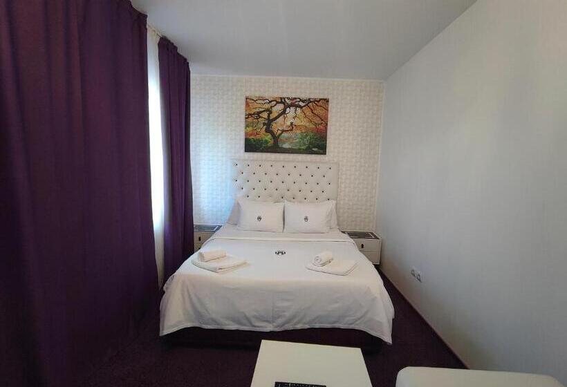 キングサイズベッドのスタンダードルーム, Iris Boutique