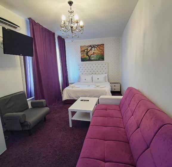 キングサイズベッドのスタンダードルーム, Iris Boutique