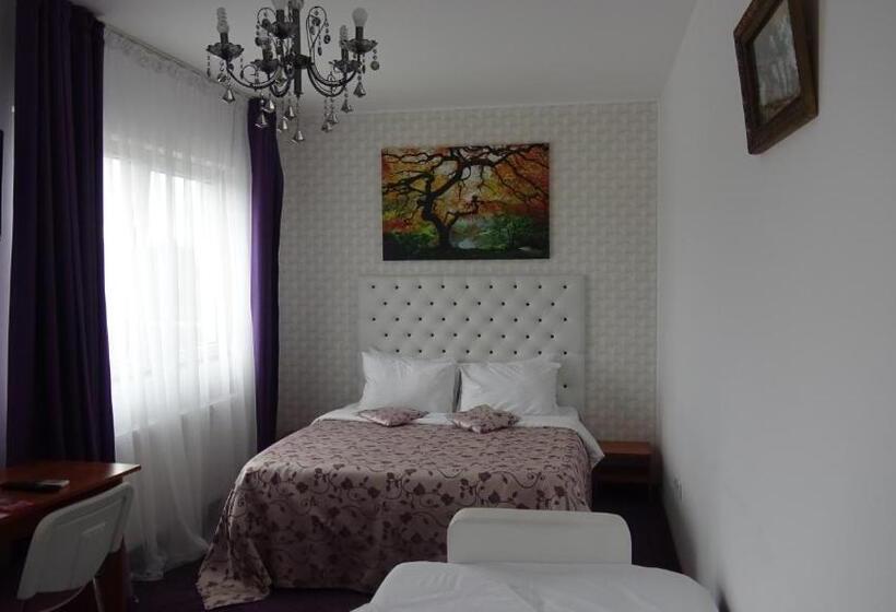 キングサイズベッドのスタンダードルーム, Iris Boutique