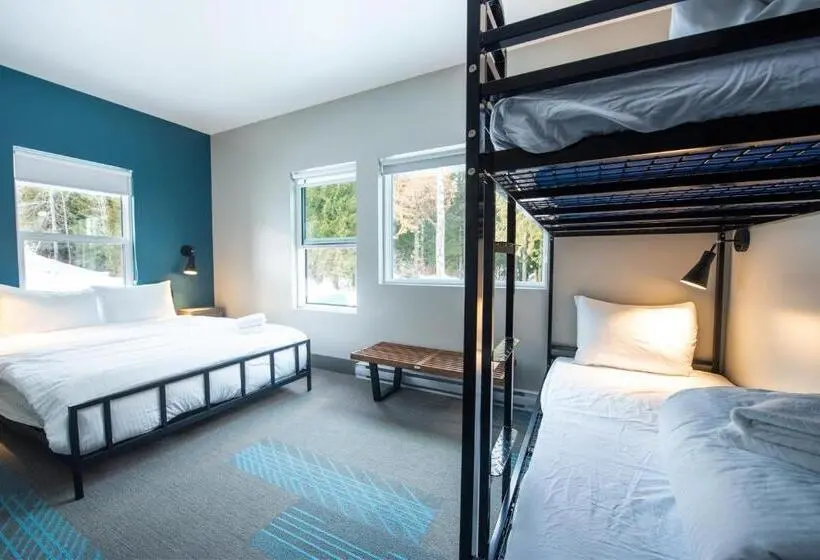 Perhehuone, Nowhere Special Hostel