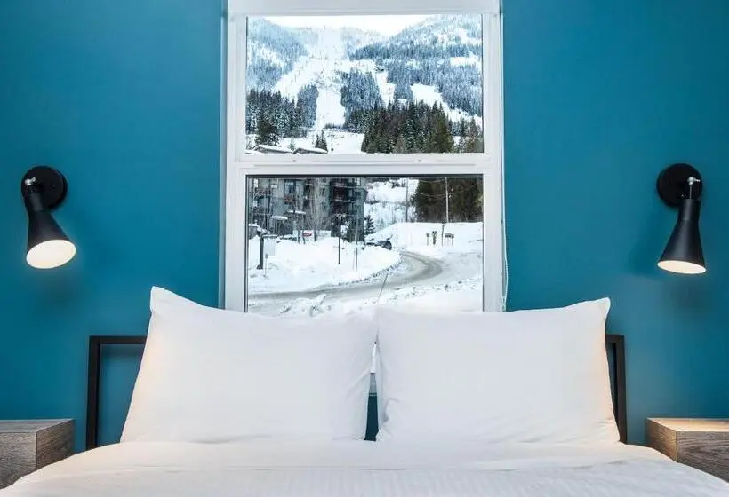 Perhehuone, Nowhere Special Hostel