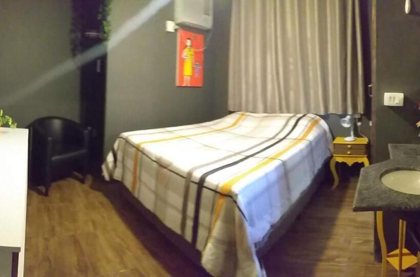 Cama em Quarto Compartilhado, Hostel Lumaria